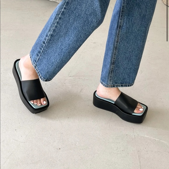 Shop Peche Square Toe Chunky Slides in Green - Picture 4 of 4